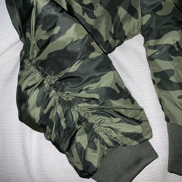 NWT No Boundaries Camo Bomber Zip-Up Jacket, Medium - Picture 7 of 8